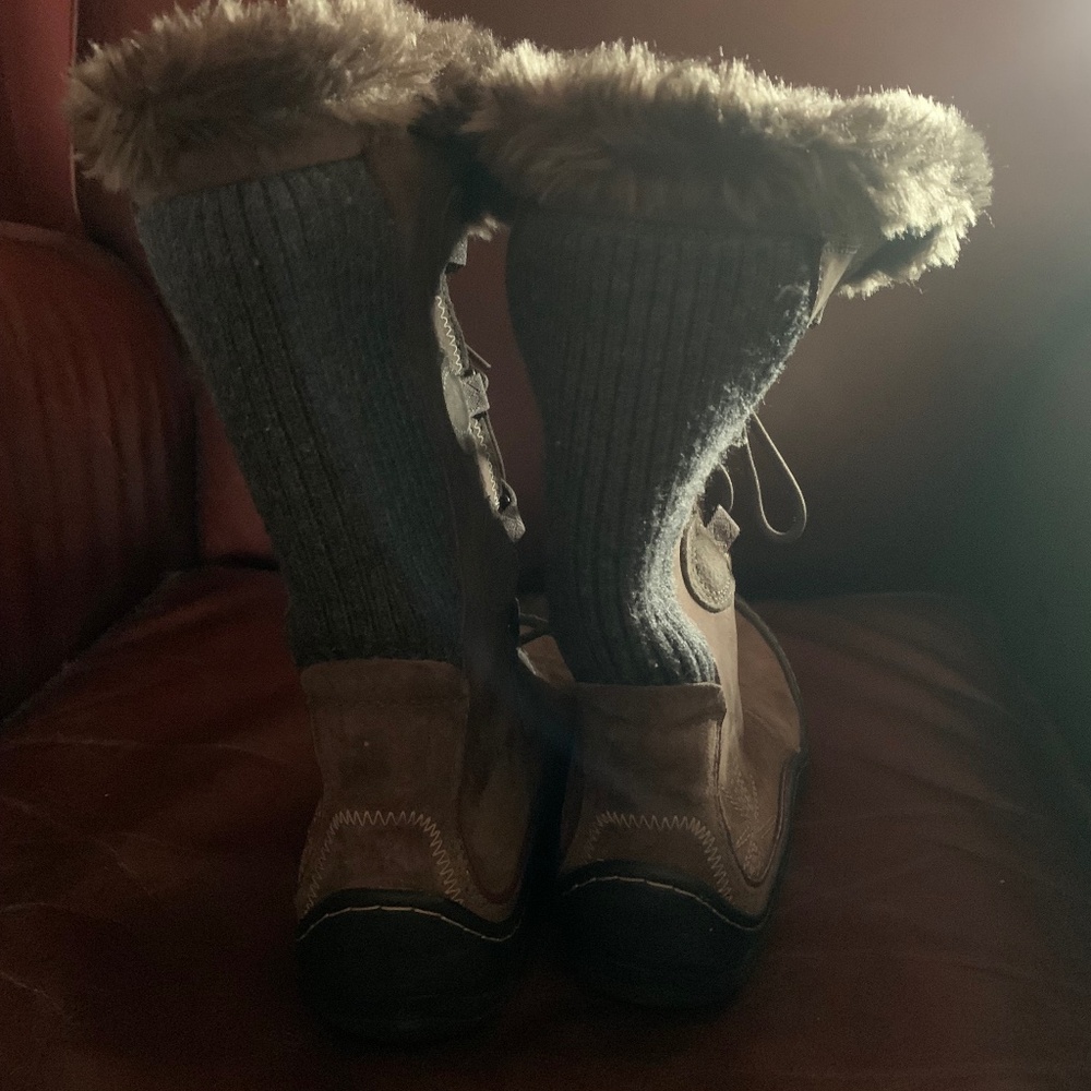 Snow Boots - Picture 5 of 8